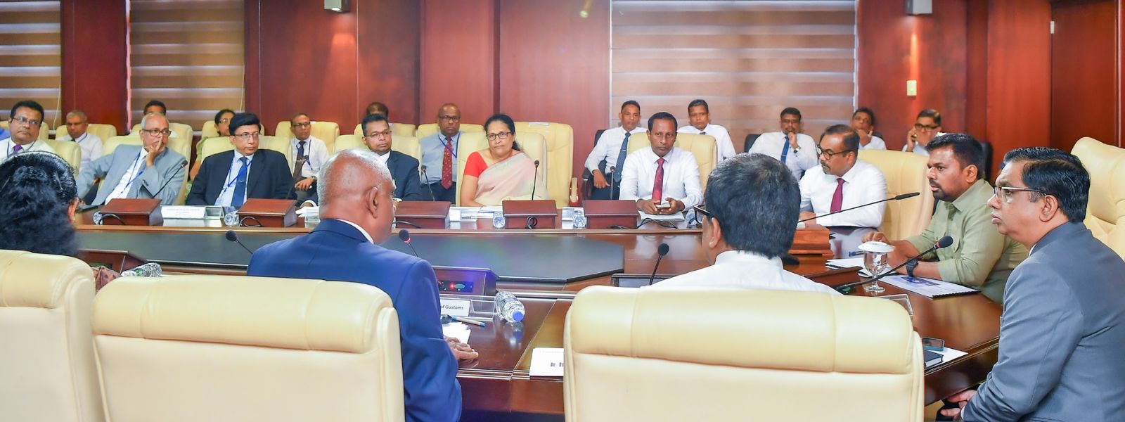 President Hails Customs for Stabilizing Economy